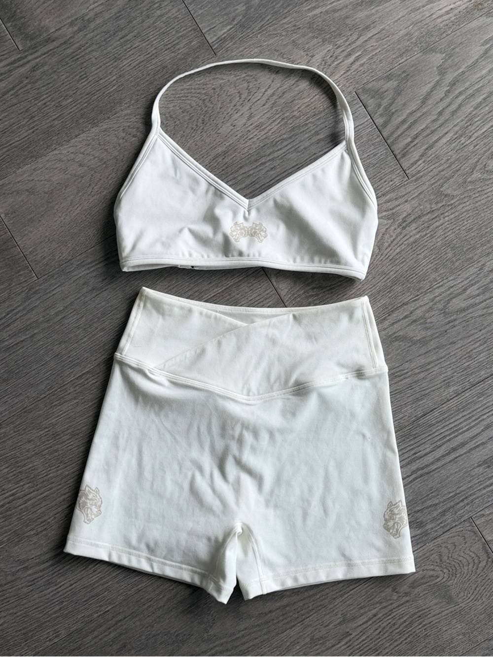 Darc Sport Cream Seamless V-Neck Bralette with High-Waist Shorts Set